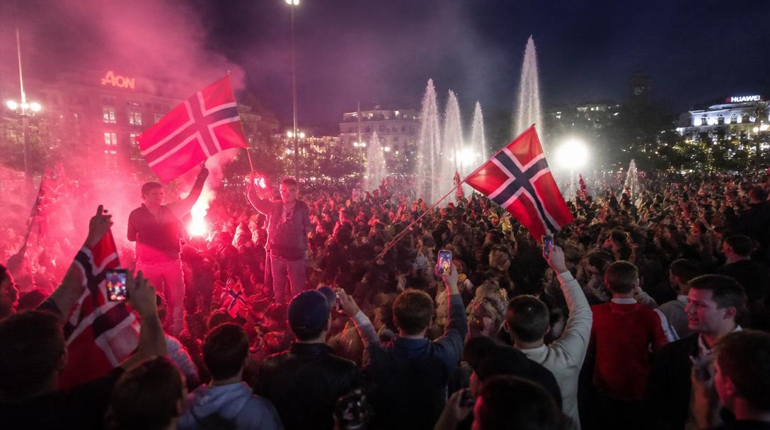 100 000 norrmän firade i Oslo efter sensationell VM-seger mot Brasilien