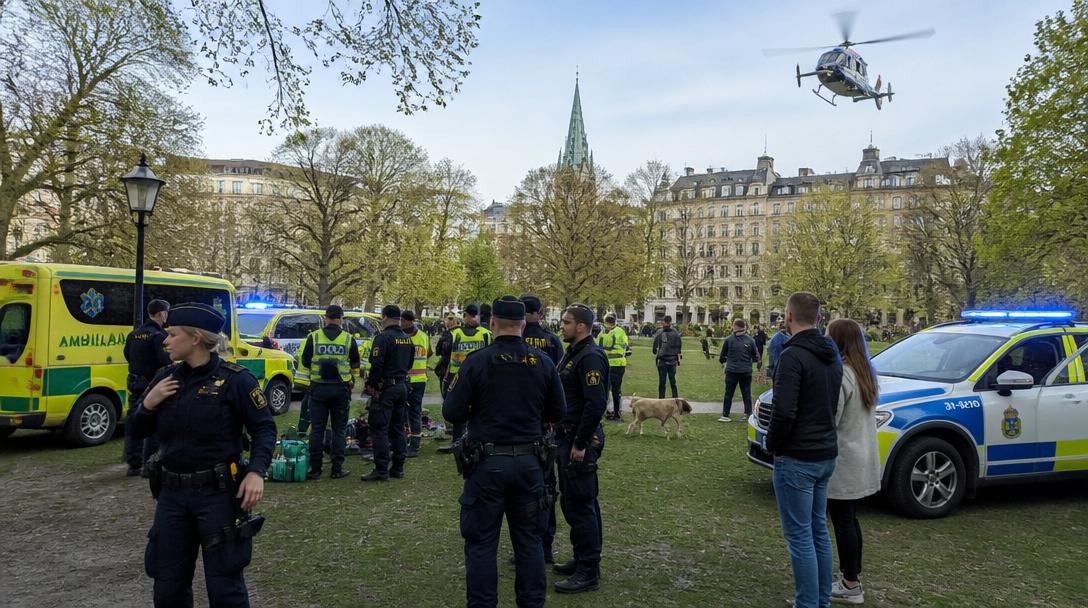 Barn förs till sjukhus med helikopter efter hundattack i Hagaparken