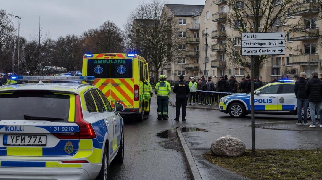 Man i 55-årsåldern död efter misstänkt våldsbrott i Märsta, en gripen