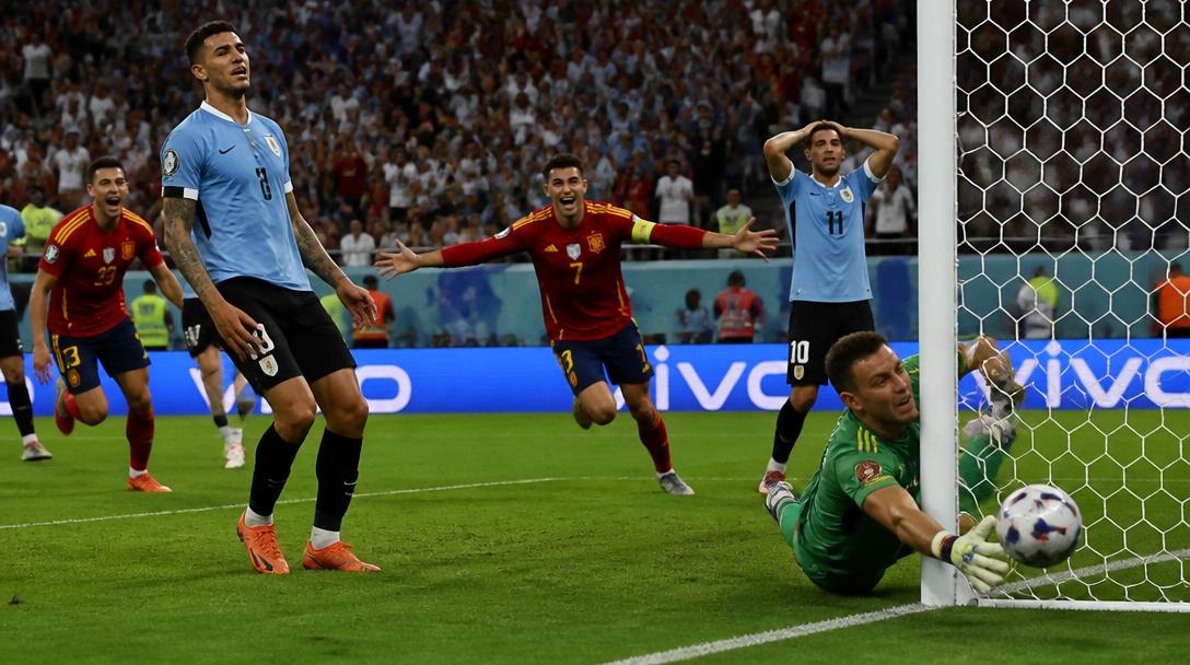 Spanien leder mot Uruguay i VM efter Baenas mål
