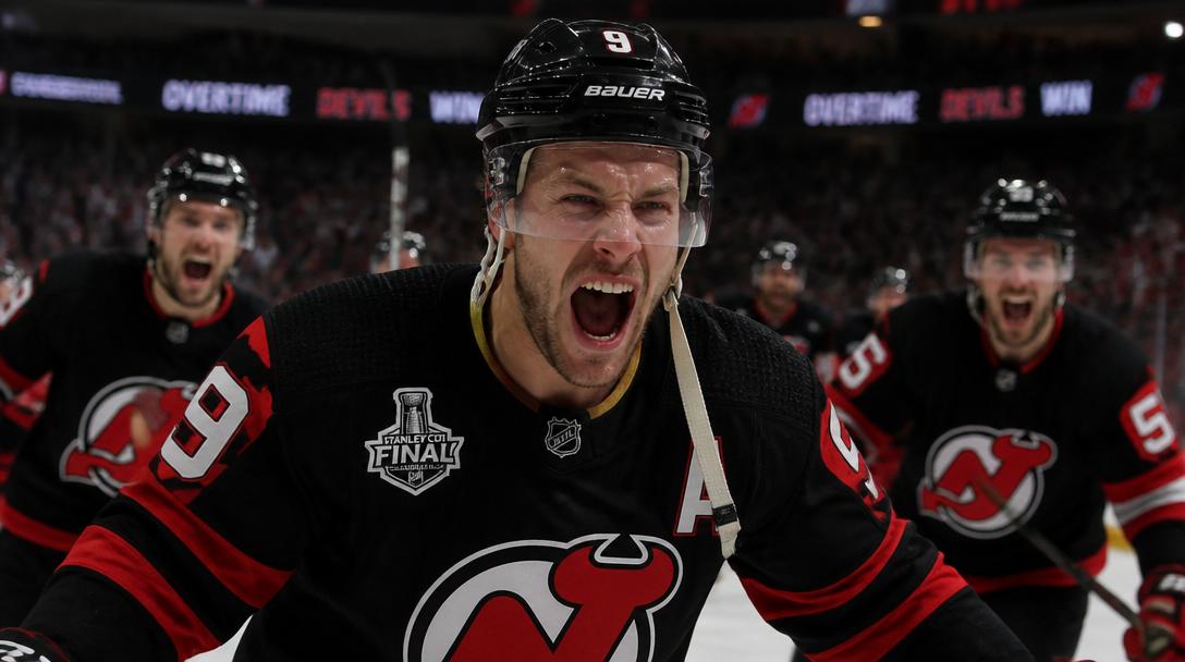 Taylor Hall avgjorde i förlängning när Carolina vann sjätte raka slutspelsmatchen