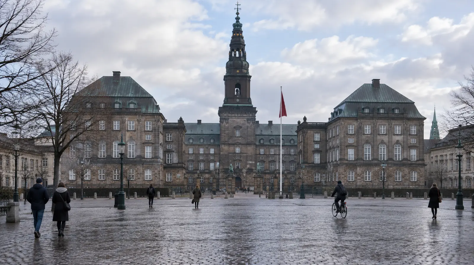 Zedigs pappa kräver möte med Danmarks statsminister efter dom på tolv månader